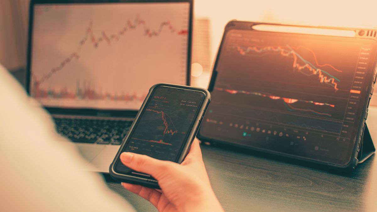 定期積立投資（ドルコスト平均法）とは？メリット・デメリットと始め方を解説